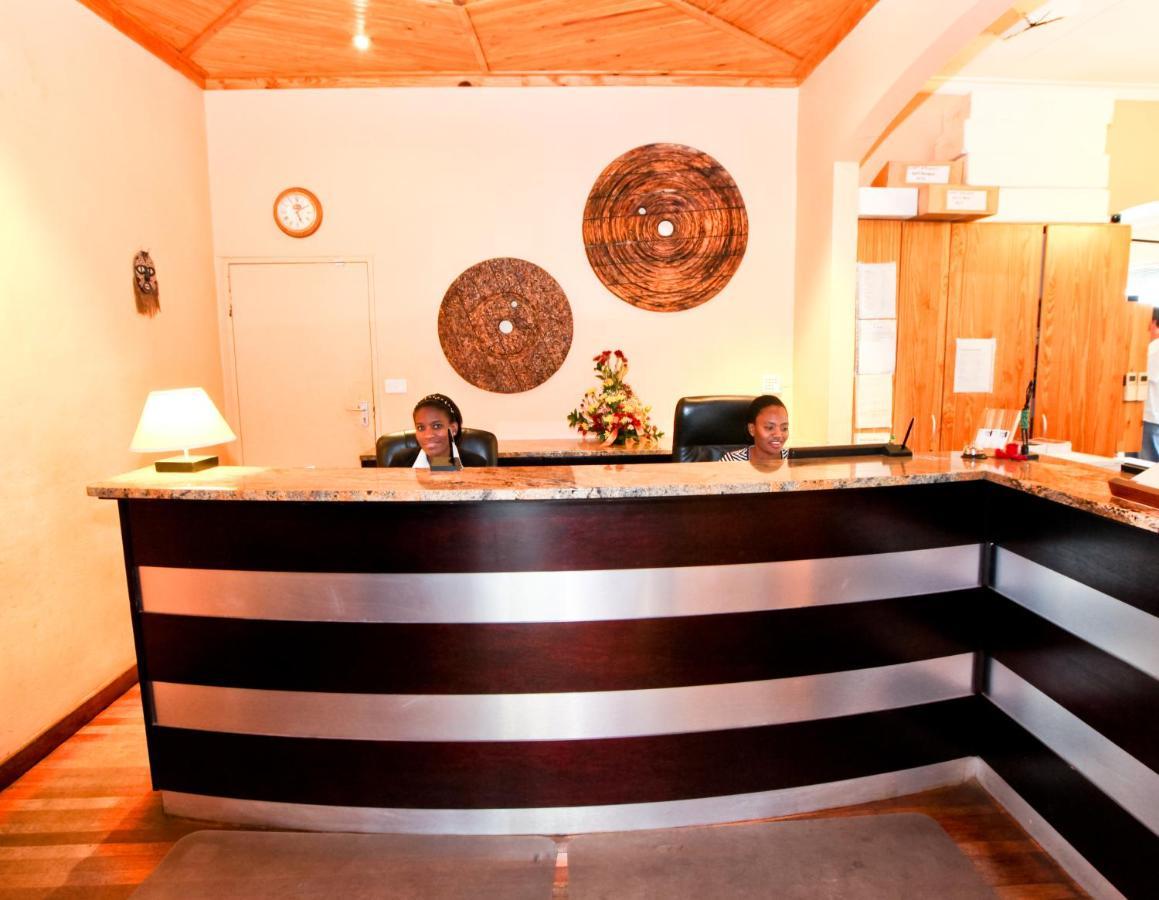 Back2Roots Backpackers Hostel Windhoek Exterior foto
